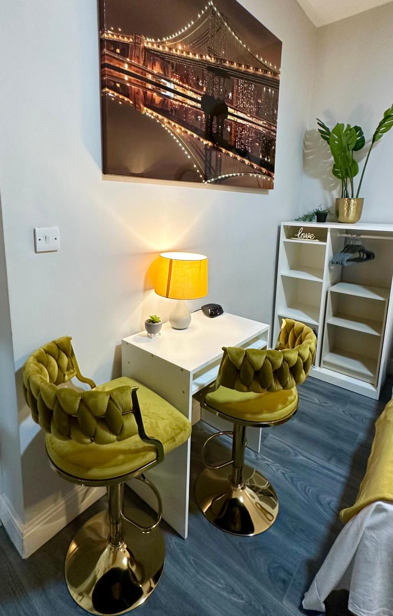 Private Luxurious City Studio-Daily,Weekly,Monthly Бирмингем Экстерьер фото